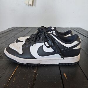 Nike Women's 7.5 Black and White Sneakers Dunks Pandas Low Shoes Athletic